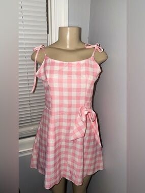 Pink short Barbie dress size M